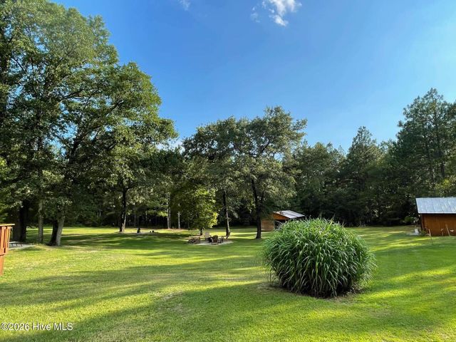 228 Windy Hill Road, Aberdeen, NC 28315