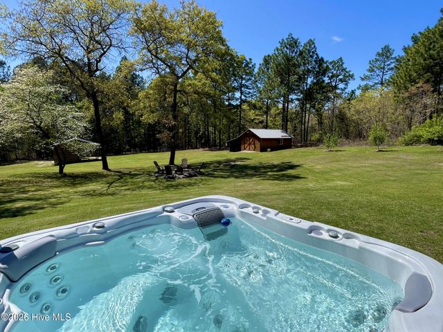 228 Windy Hill Road, Aberdeen, NC 28315