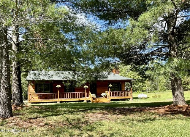 228 Windy Hill Road, Aberdeen, NC 28315