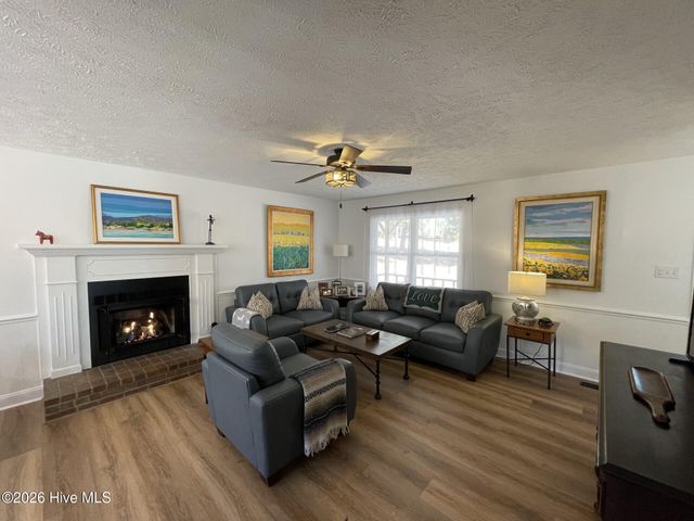 228 Windy Hill Road, Aberdeen, NC 28315