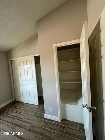 5819 N 59th Drive, Glendale, AZ 85301