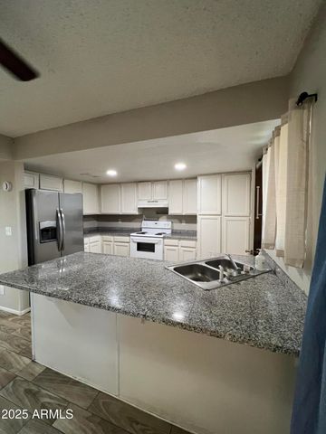 5819 N 59th Drive, Glendale, AZ 85301
