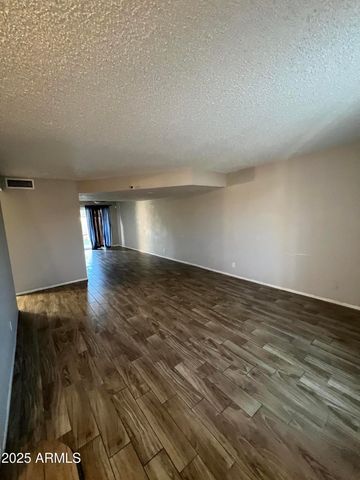 5819 N 59th Drive, Glendale, AZ 85301
