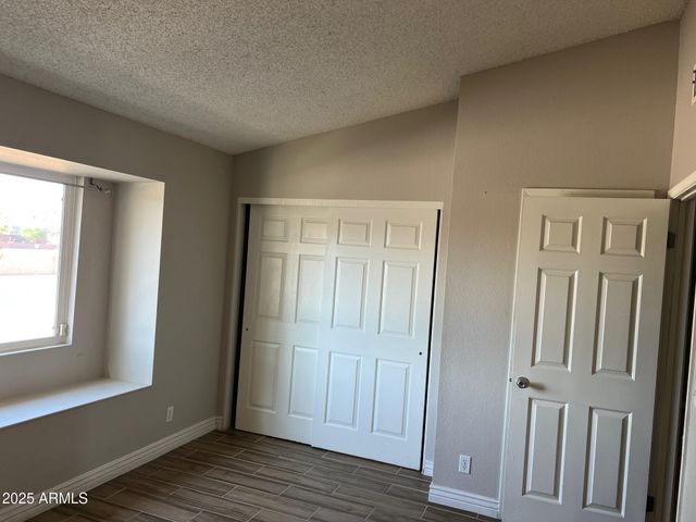 5819 N 59th Drive, Glendale, AZ 85301