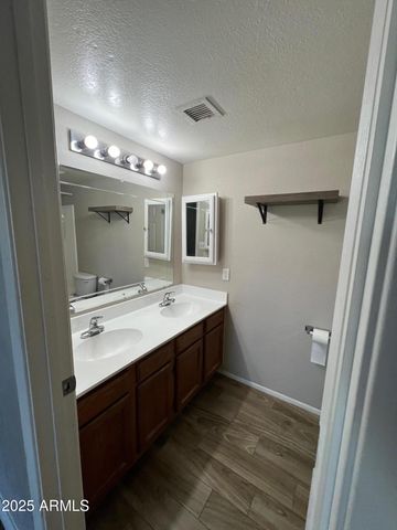 5819 N 59th Drive, Glendale, AZ 85301