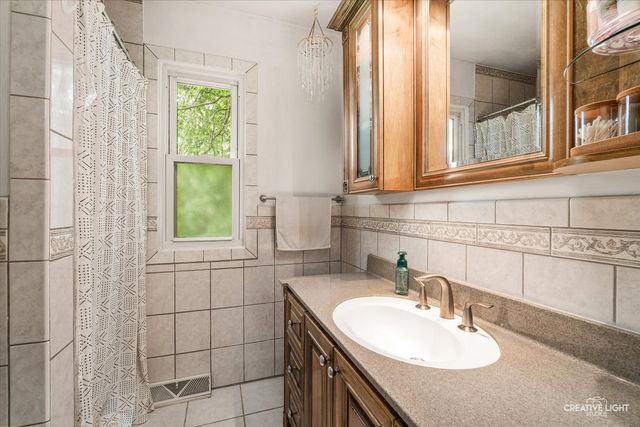 1350 Leverenz Road, Naperville, IL 60564