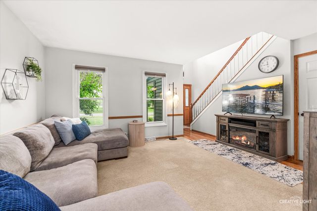 1350 Leverenz Road, Naperville, IL 60564