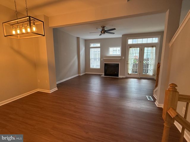 970 HARRISON CIR, Alexandria, VA 22304