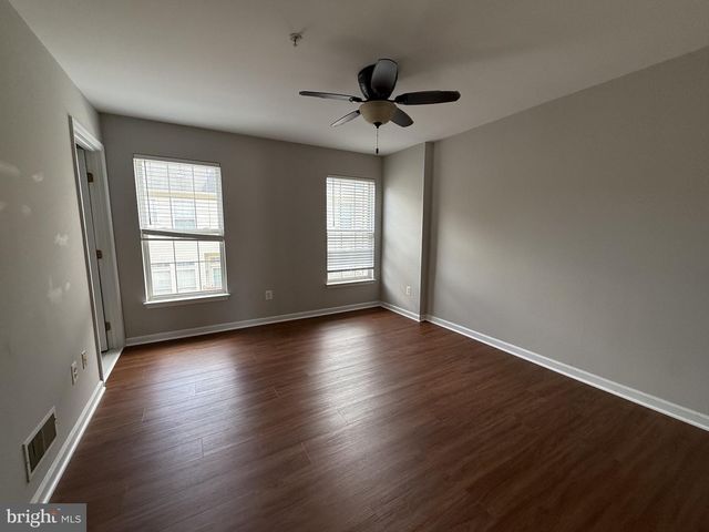 970 HARRISON CIR, Alexandria, VA 22304
