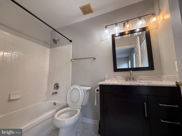 970 HARRISON CIR, Alexandria, VA 22304