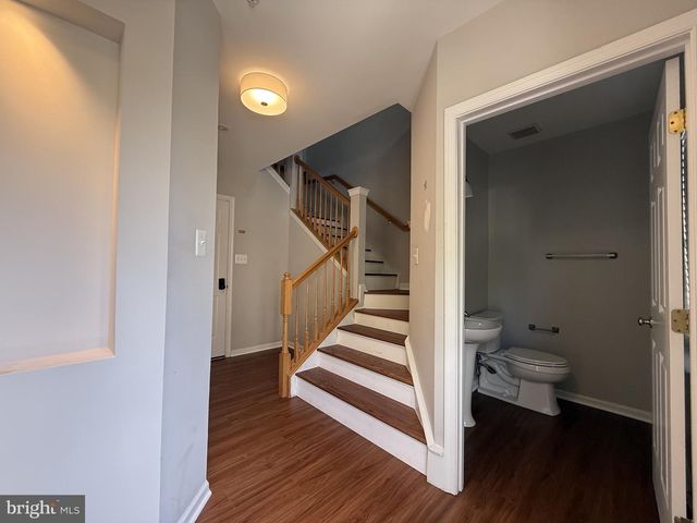 970 HARRISON CIR, Alexandria, VA 22304