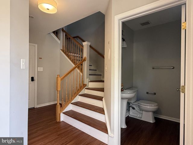 970 HARRISON CIR, Alexandria, VA 22304