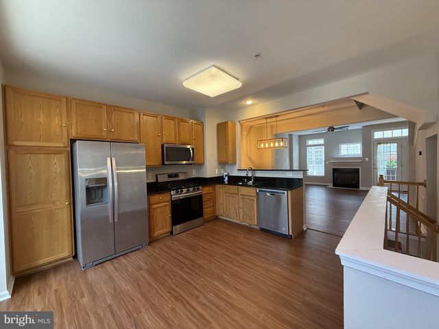 970 HARRISON CIR, Alexandria, VA 22304