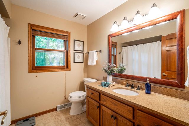 S24W27029 Apache PASS, Waukesha, WI 53188