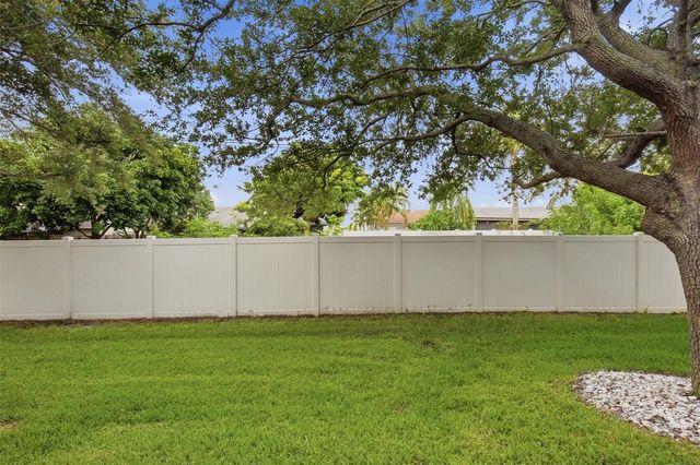 13157 THOROUGHBRED LOOP, Largo, FL 33773