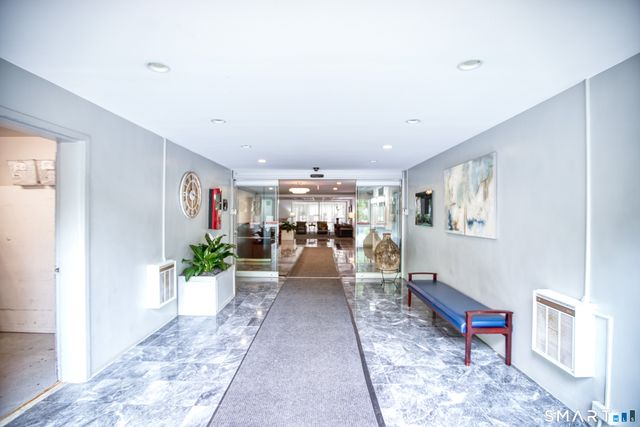 1 Strawberry Hill Avenue 7D, Stamford, CT 06902