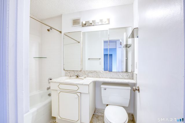 1 Strawberry Hill Avenue 7D, Stamford, CT 06902