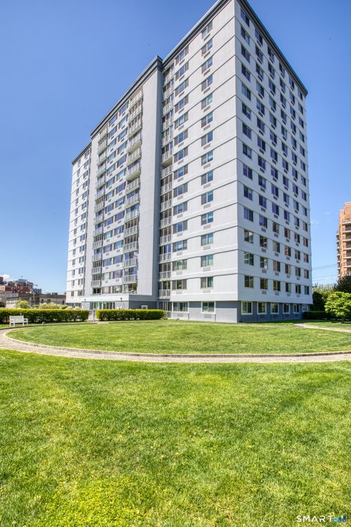1 Strawberry Hill Avenue 7D, Stamford, CT 06902