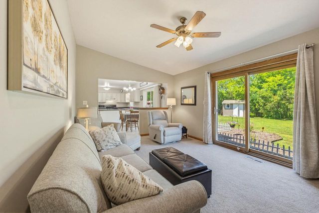 N79W15586 Deerfield TRAIL, Menomonee Falls, WI 53051
