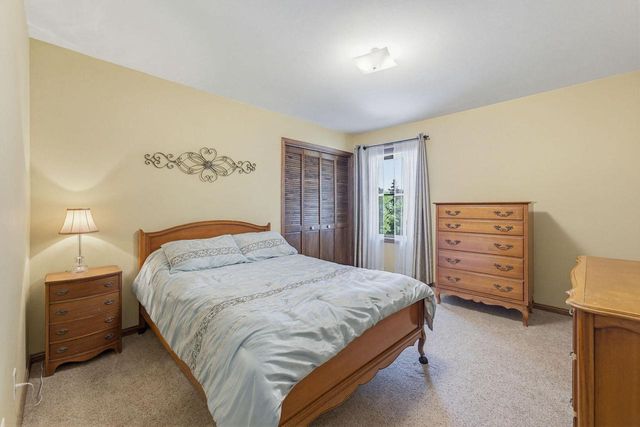 N79W15586 Deerfield TRAIL, Menomonee Falls, WI 53051