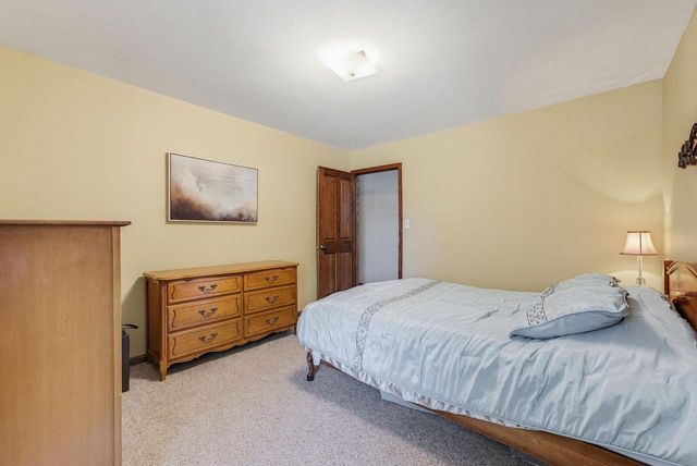 N79W15586 Deerfield TRAIL, Menomonee Falls, WI 53051