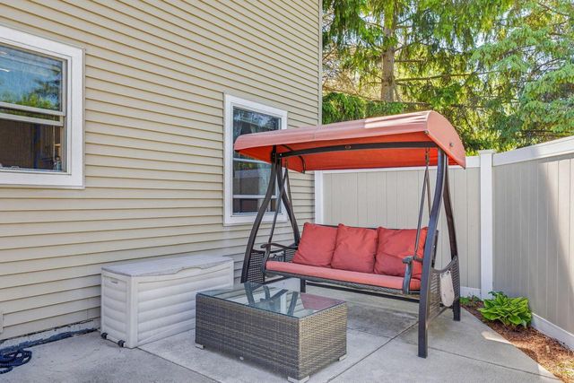 N79W15586 Deerfield TRAIL, Menomonee Falls, WI 53051
