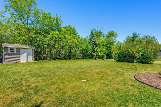 N79W15586 Deerfield TRAIL, Menomonee Falls, WI 53051