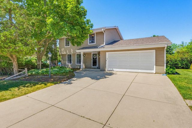 N79W15586 Deerfield TRAIL, Menomonee Falls, WI 53051