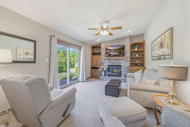 N79W15586 Deerfield TRAIL, Menomonee Falls, WI 53051