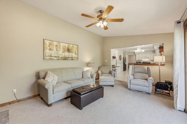 N79W15586 Deerfield TRAIL, Menomonee Falls, WI 53051