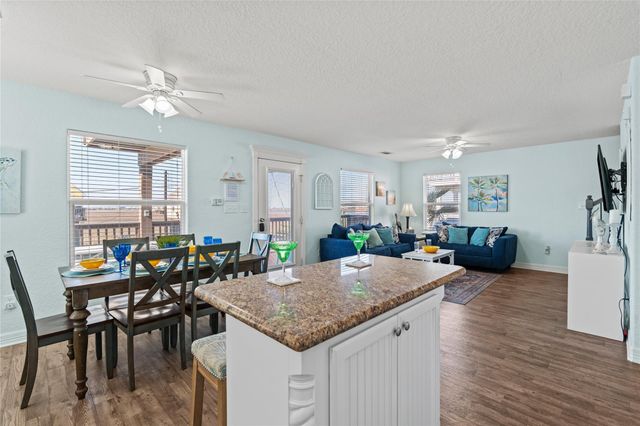 218 Sea Oats Drive, Surfside Beach, TX 77541