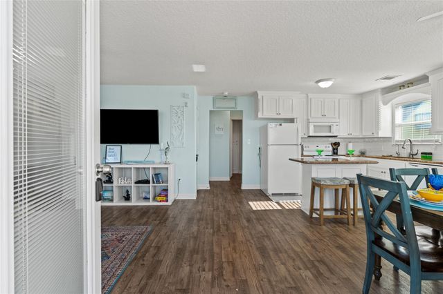 218 Sea Oats Drive, Surfside Beach, TX 77541