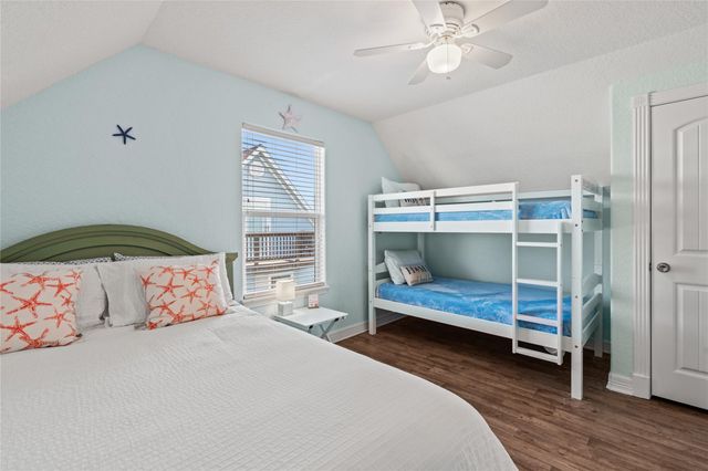 218 Sea Oats Drive, Surfside Beach, TX 77541