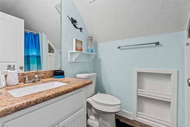 218 Sea Oats Drive, Surfside Beach, TX 77541