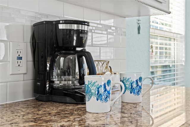 218 Sea Oats Drive, Surfside Beach, TX 77541