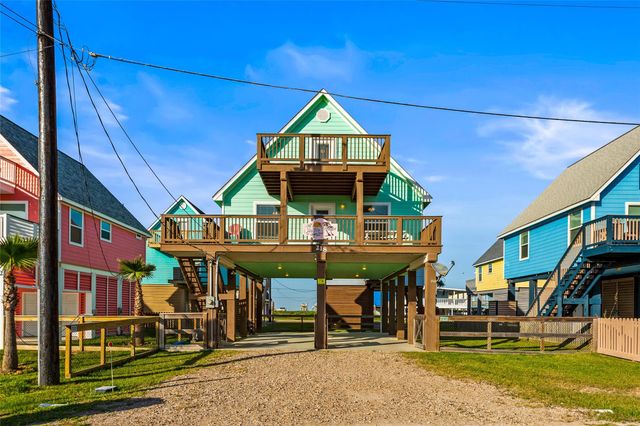 218 Sea Oats Drive, Surfside Beach, TX 77541