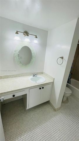 8350 Sands Point Blvd E204, Tamarac, FL 33321