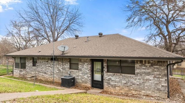 2708 Cedarhill Street, Granbury, TX 76048
