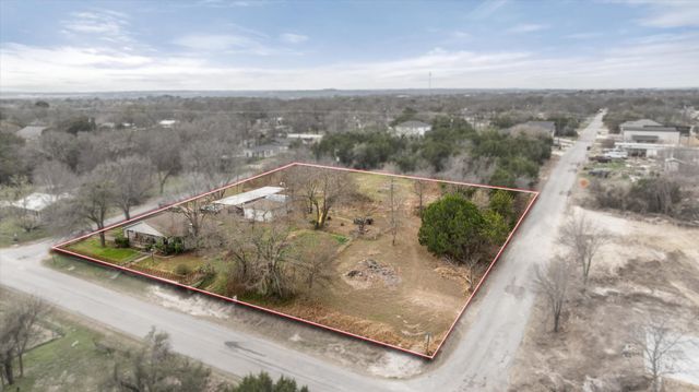2708 Cedarhill Street, Granbury, TX 76048