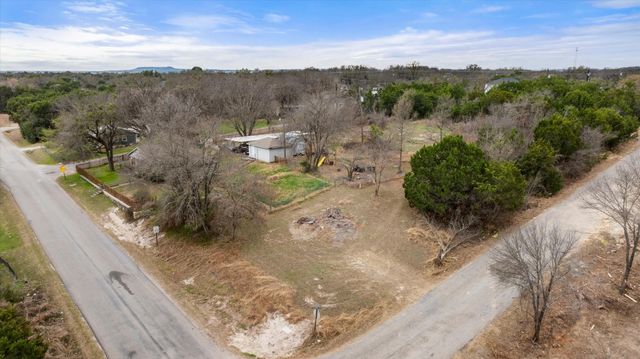 2708 Cedarhill Street, Granbury, TX 76048
