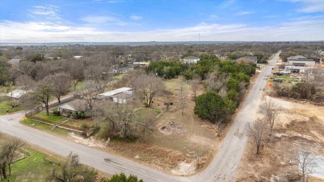 2708 Cedarhill Street, Granbury, TX 76048