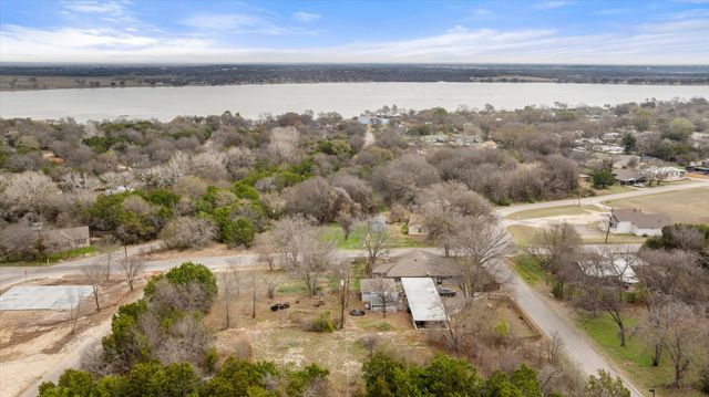 2708 Cedarhill Street, Granbury, TX 76048