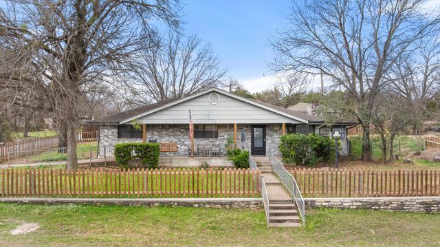 2708 Cedarhill Street, Granbury, TX 76048