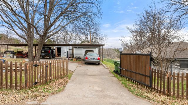 2708 Cedarhill Street, Granbury, TX 76048