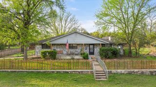 2708 Cedarhill Street, Granbury, TX 76048
