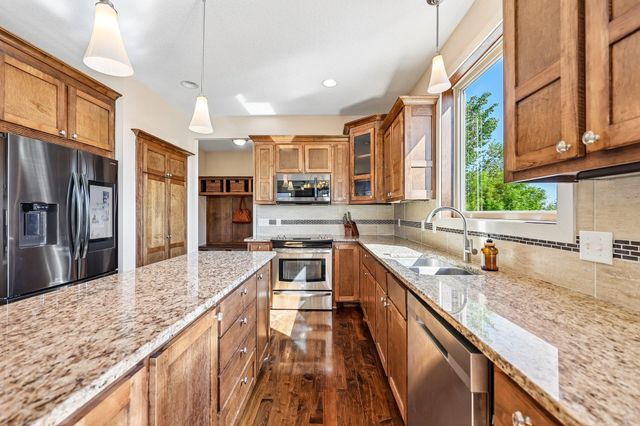 643 Parkside Court, Eagan, MN 55123
