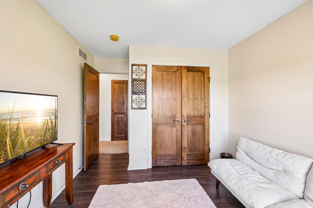 643 Parkside Court, Eagan, MN 55123