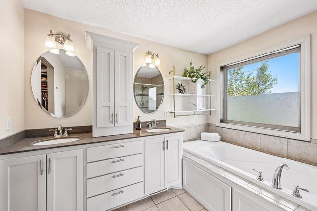 643 Parkside Court, Eagan, MN 55123