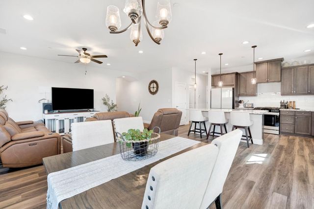 1109 Wasatch Dr, Madera, CA 93638