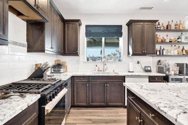 1109 Wasatch Dr, Madera, CA 93638